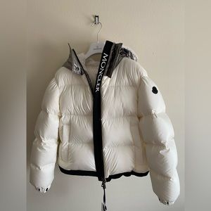 NEW Moncler puffer down jacket